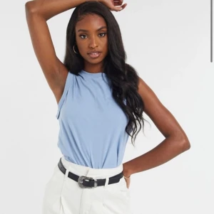 asos linne  - jättefint linne från asos, lite stor för mig så tänkte sälja den här istället för ett billigare pris💜💜aldrig använd, bara prövad