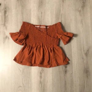 SHEIN top - Simpel fin topp. Köparen står för frakten!!!