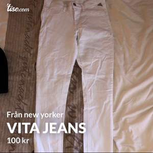Vita strechiga jeans från newyorker. Storlek L men är mer som S/XS. Mitt pris: 100 inkl frakt