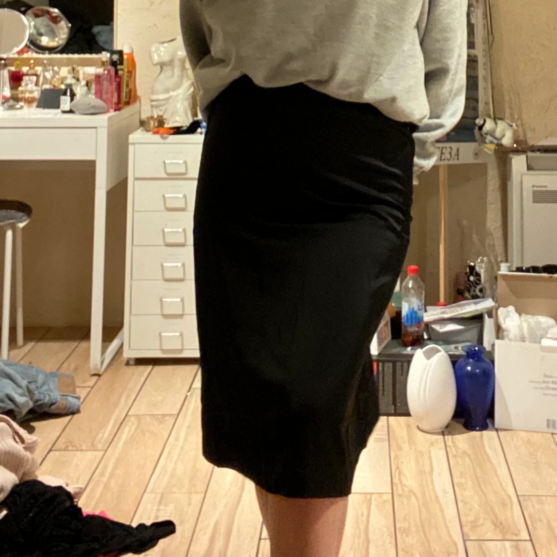 Svart satinkjol - 90