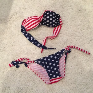  - Populär bikini köpt i USA Aldrig använd Storlek One Size