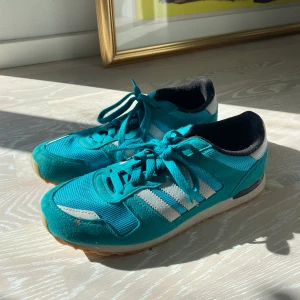 Adidas skor  - Använda men i bra skick