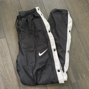 Nike  - Nike byxor storlek xs! Super fina, inga fläckar hål eller likande! 