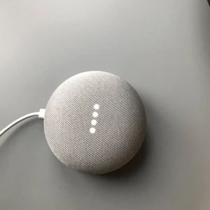 Google home - Bra skick. Använder inte så säljer. kartong med följs ej. pris: 300kr. Går och förhandla pris
