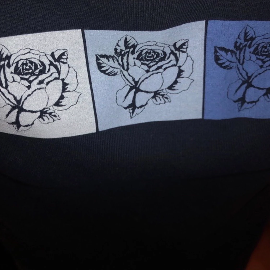 t-shirt med blommor - 90