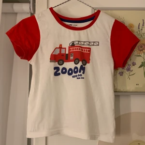 Babytee - Säljer denna sketsnygga babyteen från ellos 🥰 Köpt på Plick, superfint skick! älskar men har tröttnat lite 