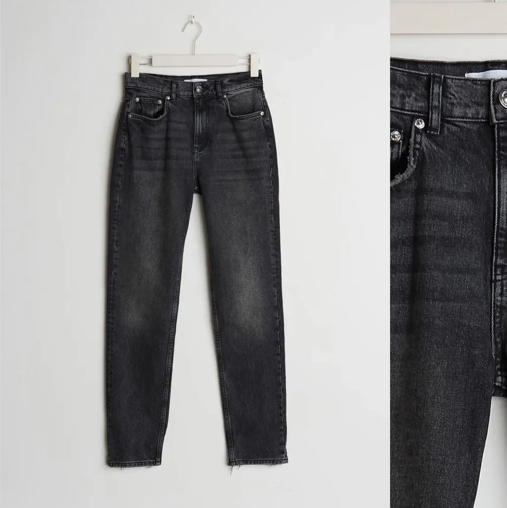 Slutsålda jeans från Nicki Studios x Gina Tricot storlek 36. Jättefint skick, bara använda ett fåtal gånger. Säljer pga att de inte passar mig.. Jeans & Byxor.