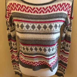 Hollister XS, S - Hollister tröja som nog inte används alls och den är både XS och small