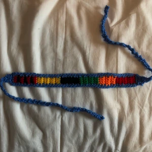 Harry styles hårband  - Harry styles inspirerat hårband som jag själv har virkat💕 justerbart och passar till mycket.