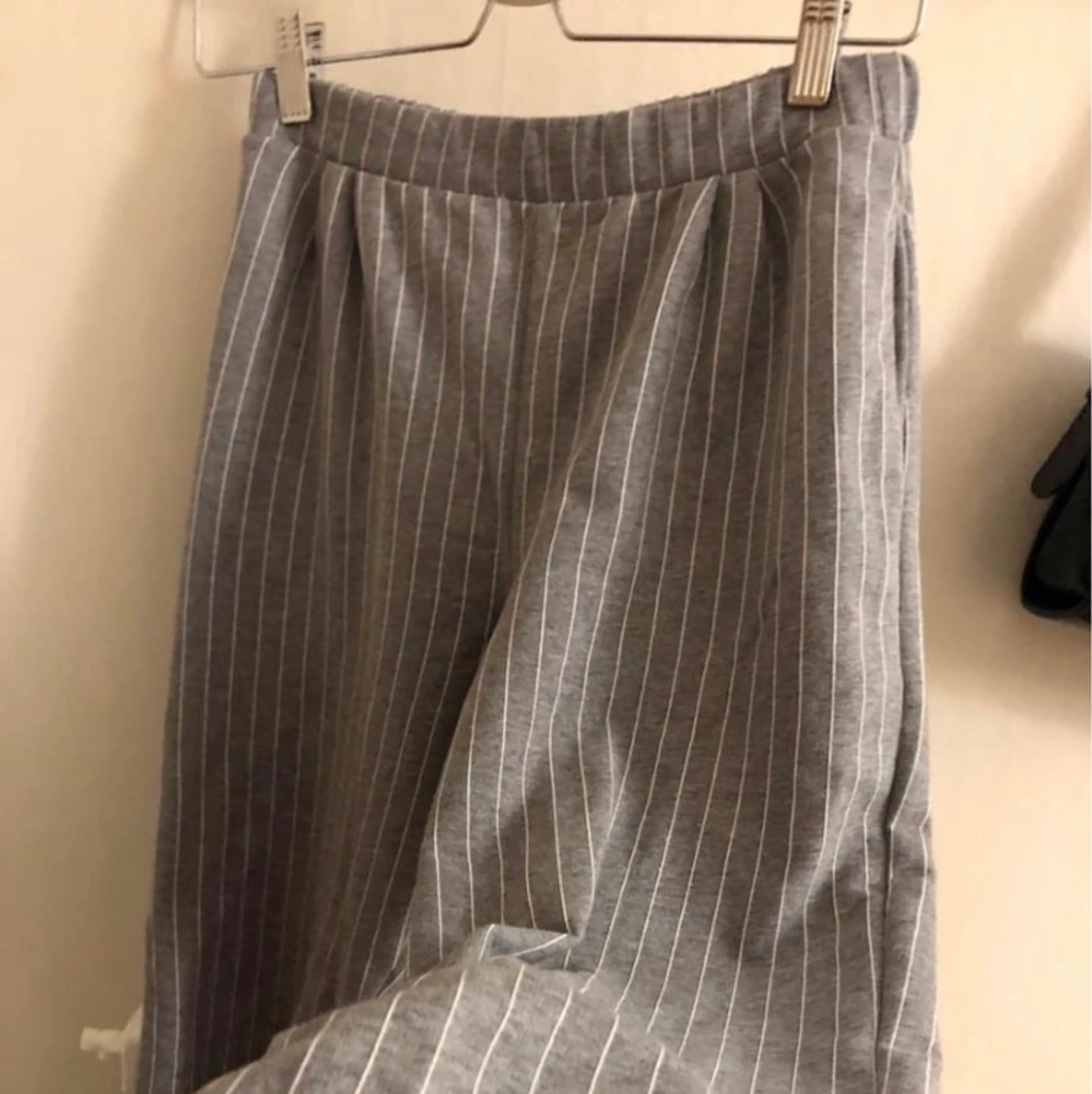 Mjuka kostymbyxor  - 90