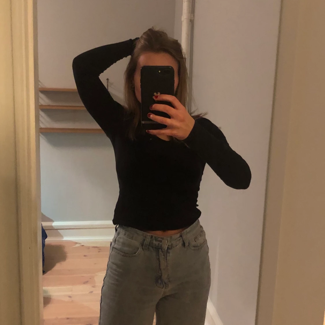 Svart långärmad tröja