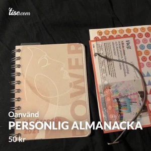 Personlig almanacka - Helt oanvänd! Råkade få två likadana i julklapp. Det står mitt namn på framsidan, och några födelsedagar i almanackan annars är den opersonlig. Hör gärna av dig vid frågor eller intresse. 