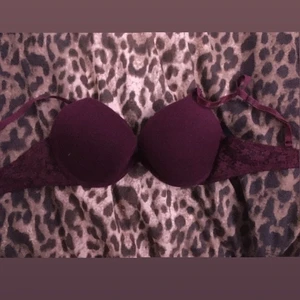 BURGUNDY BH I SPETS - strl 75C, BETALA BARA FRAKTEN💯