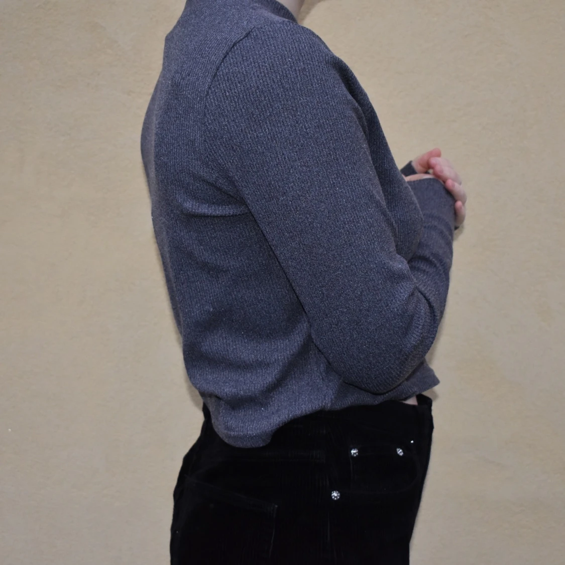 Ribbad grå tröja - 90