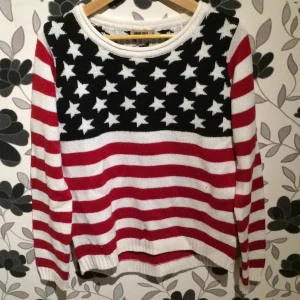  - en varm usa tröja

betala gärna med swish!

pris + frakt 

kan även lämnas i Örebro, Askersund eller Hallsberg
