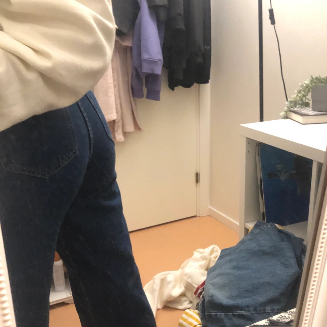 Mörkblåa jeans - 91