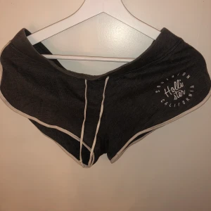 Hollister shorts  - Gråa hollister shorts 