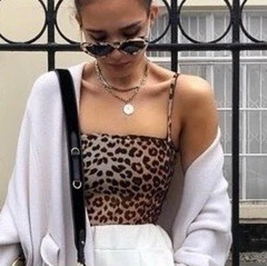 Leopard linne - Ett skitsnyggt leopard linne från Gina som inte kommer till användning då jag har för mycket kläder🤎 Linnet är i bra skick 