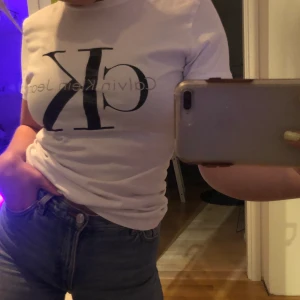 Calvin Klein tröja - Calvin Klein t-shirt, köparen står för frakt🥰