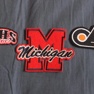 3 tygmärken  - 3 tygmärken för 57kr  inkl frakt! Skriv vid frågor! 🔥