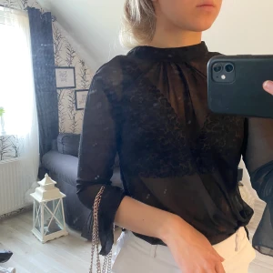 Mesh blus   - Super fin mesh blus. Använd 1 gång. Köparen står för den eventuella frakten ❣️