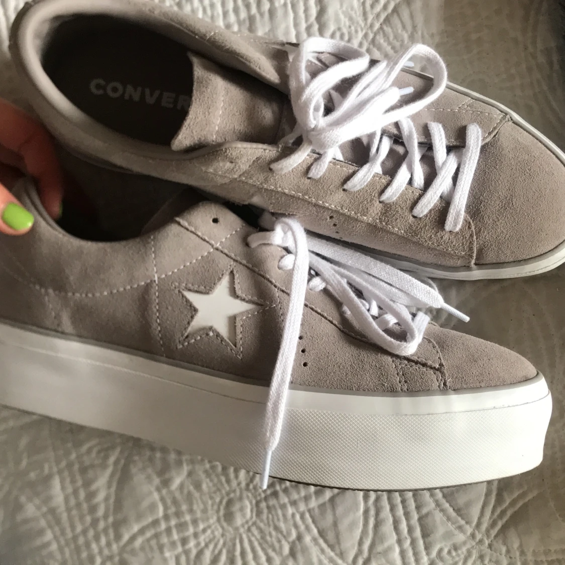 Gråa Converse one star  - 91