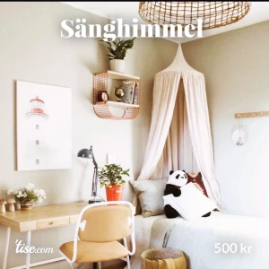 sänghimmel  - Sänghimmel Ljus Puder från Numero 74 miniroom.se köpt för 1249kr/st och säljes för 500kr/st