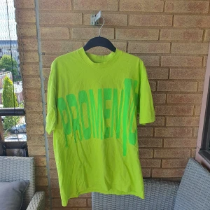 PromenVd/Vlone t-shirt - Inköpt på A$ap rockys konsert i globen, använd endast 1 gång efter inköp, nyskick! 