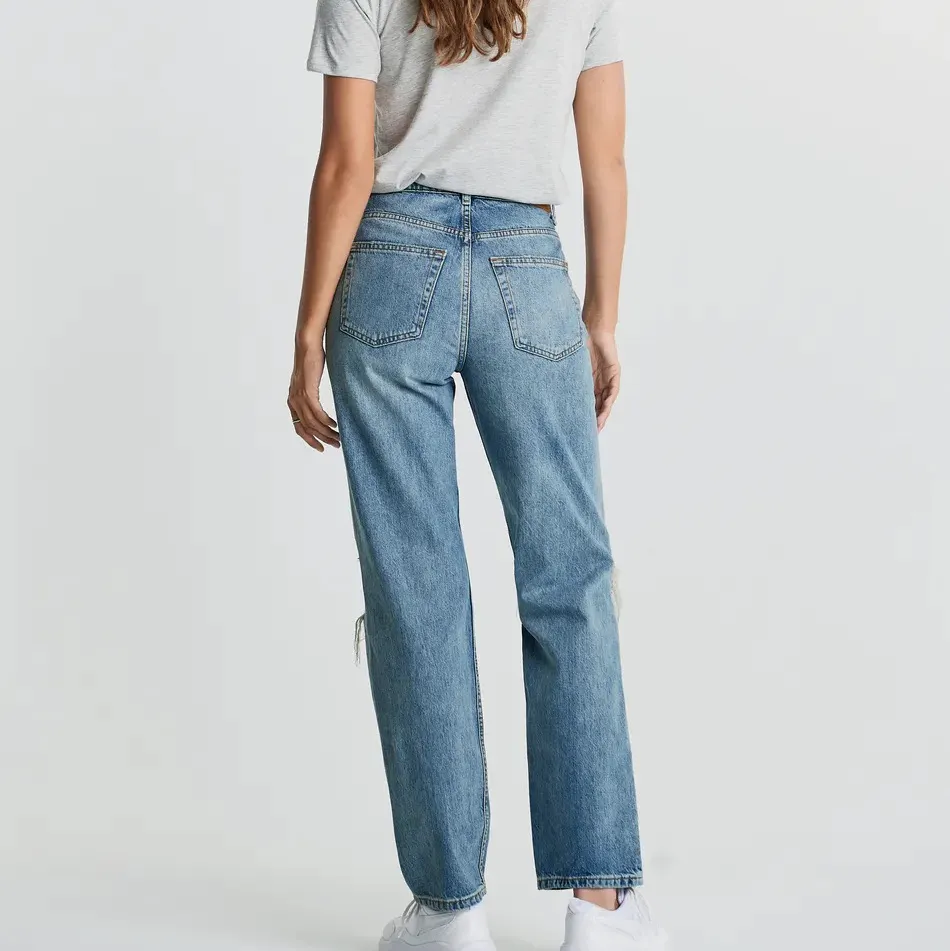 Ginatricots highwaist 90s jeans, st 38 Nypris 599kr    Säljs pga förstora, alla lappar sitter kvar på och byxorna är helt oanvända  . Jeans & Byxor.