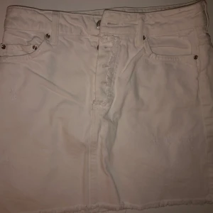 Kjol - Jeanskjol! Vit! Inga fläckar! Knappt använt! 