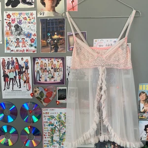 Linne - Jättefint y2k linne, köptes på depop för 200kr i storlek xs/s 🦋