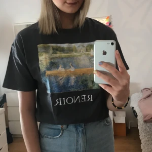 T-shirt Pull and bear - Storlek S men passar även M. Mycket fint skick.