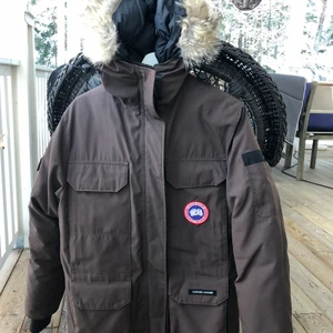 Canada Goose Expedition Parka - Canada Goose Expedition Parka. Nypris 11 500 kr. Perfekt skick.