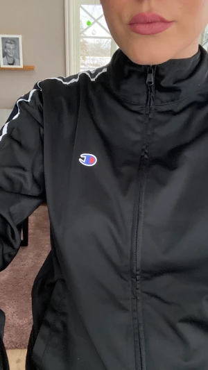 Champion tröja - Sjukt snygg Champion tröja som jag tyvärr inte har användning av längre. 