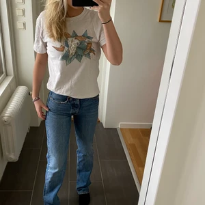 Cool t-Shirt  - Så snygg t-Shirt från Abercrombie & Fitch. Stl xs men köptes på man avdelningen så motsvarar S.💕