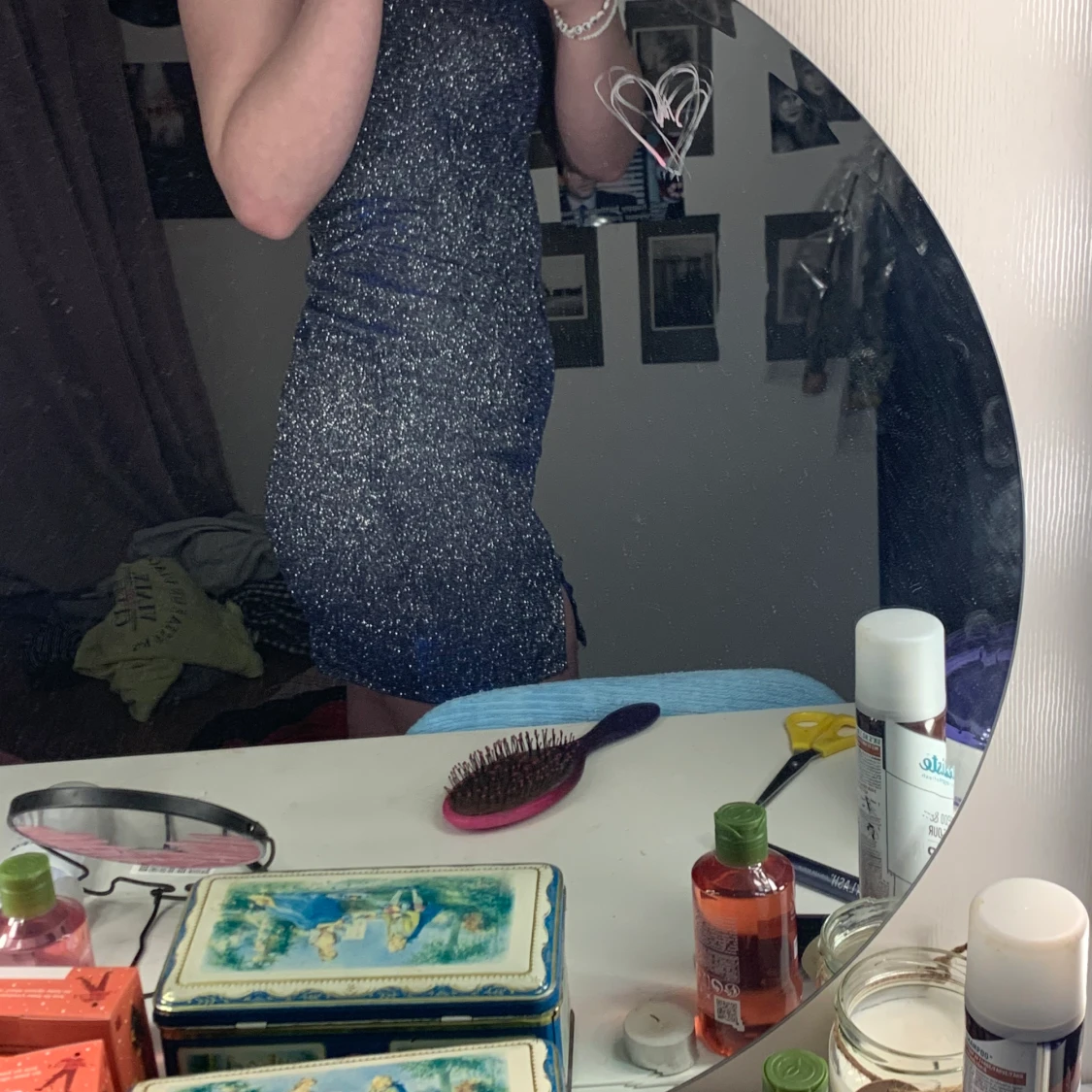 Glittrig klänning - 90