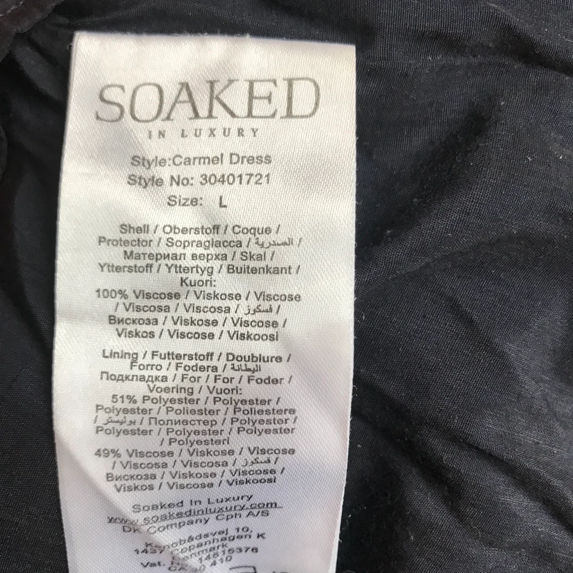 Blommönstrad klänning från Soaked  - 91