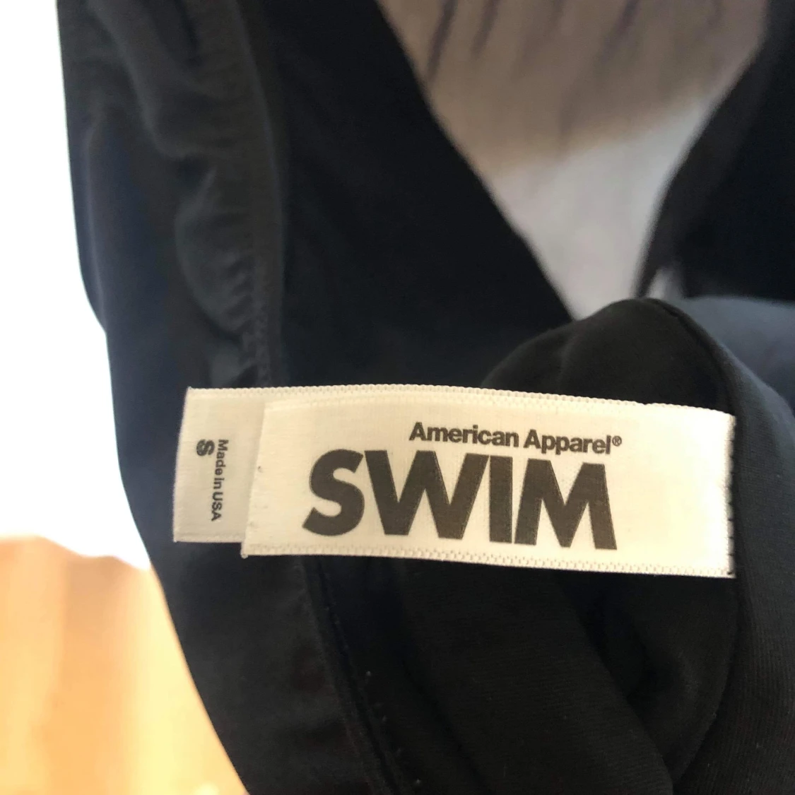 Svart baddräkt med meshdetalj - 91