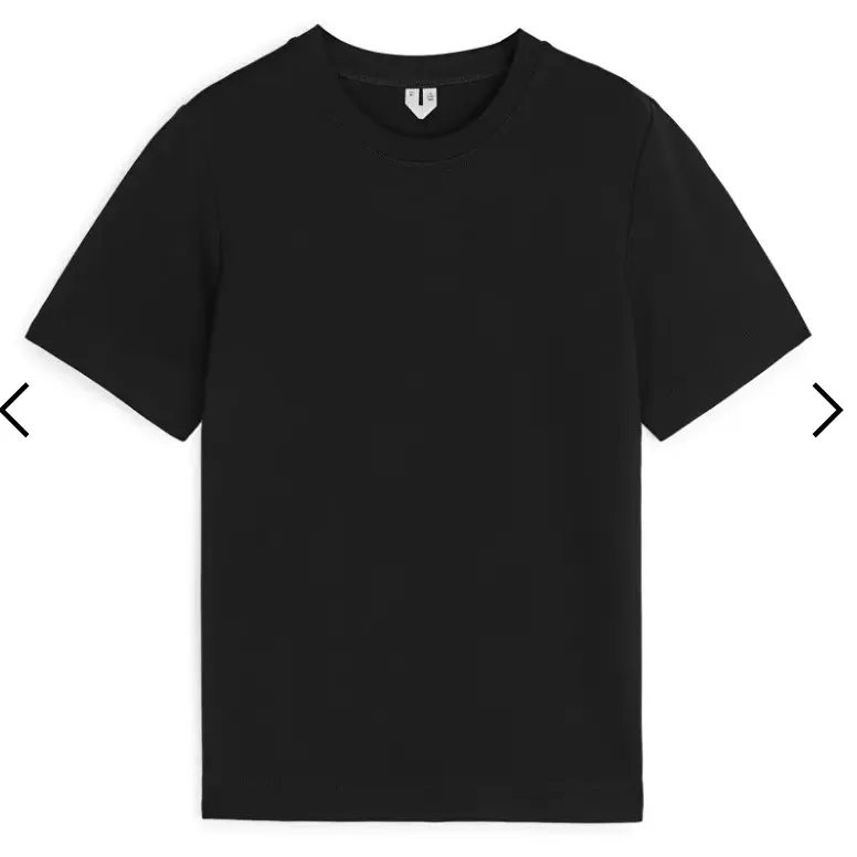 Brand new black heavy weight t-shirt from Arket, still has price tag on, price new 390 SEK. Size XS, will fit S too as style is oversize. . T-shirts.