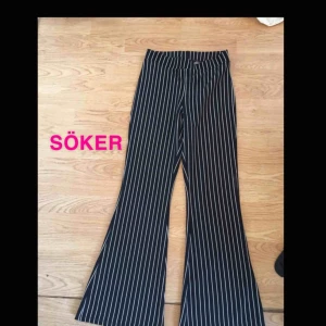  - Söker efter dessa byxor i storlek xs från ginatricot! Finns typ tre par byxor från gina som är nästan likadana. Men det är just dessa jag vill ha! (har ett par hemma men vill ha ett par nya som är utan slitningar) ❤️ (OBS INTE MINA BILDER) 