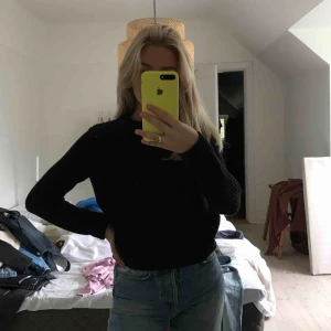  - Fin stickad tröja från hm! Köparen står för frakten! 