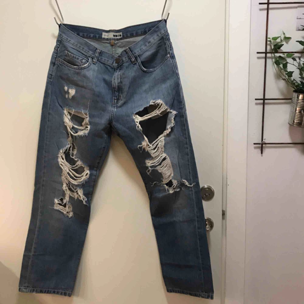 Snygga boyfriend-jeans. Knappt använda. Små i storleken. . Jeans & Byxor.