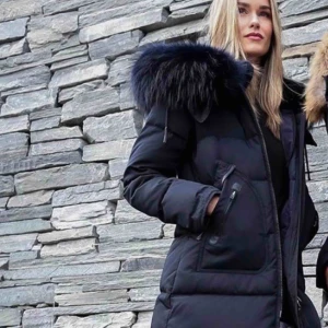  - Cedrico Monet - W  Snygg cedrico jacka endast använd förra vintern Äkta päls och kaninpäls som värmer halsen, läderdetaljer  Ni kan läsa mer på johnells hemsida❗️ Säljer då jag aldrig använder den 😋 Nypris: 8445kr