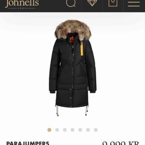 Som ny! Använd cirka 3veckor. Köpt i år i slutet av februari för 9999kr och säljer för 6500kr! Inga märker eller något fel alls. Super fin jacka men vill köpa ny. Kan byta mot Canada goose victoria park i storlek XS också!