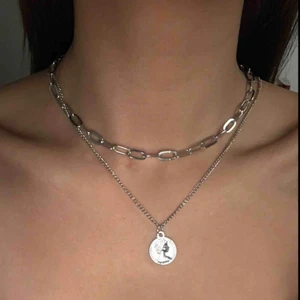  - Skit snyggt halsband som är trendigt nu! 