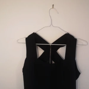  - Svart klänning från mango, storlek 34, gott skick