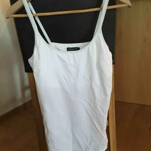  - mjukt vitt linne. Frakt tillkommer 