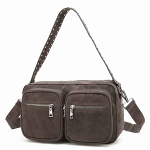  - grå noella väska från twoangels, använd en del därav lite sliten i mockan på innersidan (3e bilden) men inget som syns när man har den på sig!!  skitsnygg verkligen. möter upp i gbg alternativt står köparen för frakt :)