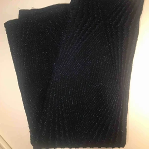  - Mörkblå glitter kjol från Zara 90 kr + frakt ✨