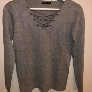  - Fin tröja  Använd 1 gång, som ny Storlek S Mycket mjukt material